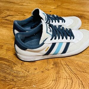 Adidas Men's Cream and Blue Sneakers
